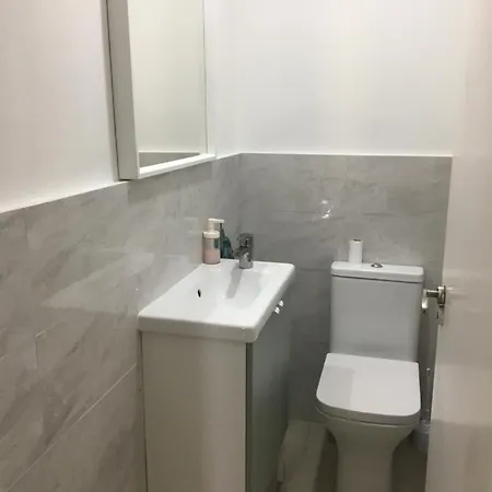 Spacious 3 Bedroom With Parking Apartment Dublin