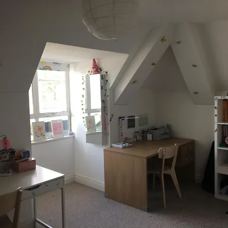 Apartment Spacious 3 Bedroom With Parking