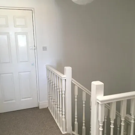 Apartment Spacious 3 Bedroom With Parking