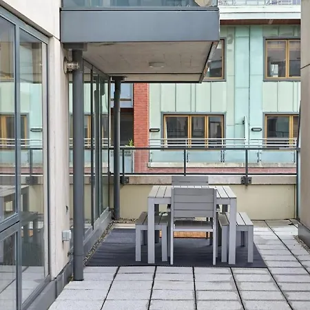 Large Stylish Bright & Luxurious 2 Bed