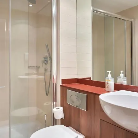 Large Stylish Bright & Luxurious 2 Bed Holiday home *
