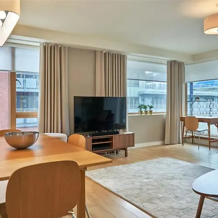 Holiday home Large Stylish Bright & Luxurious 2 Bed