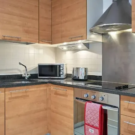Large Stylish Bright & Luxurious 2 Bed Dublin