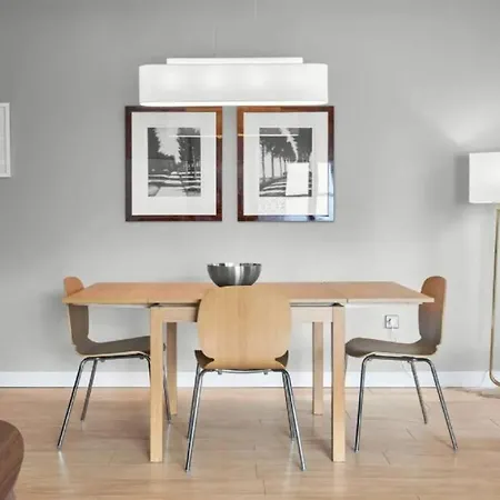 Large Stylish Bright & Luxurious 2 Bed * Dublin