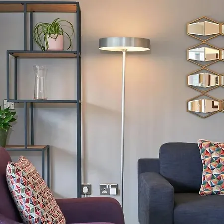 Large Stylish Bright & Luxurious 2 Bed Dublin
