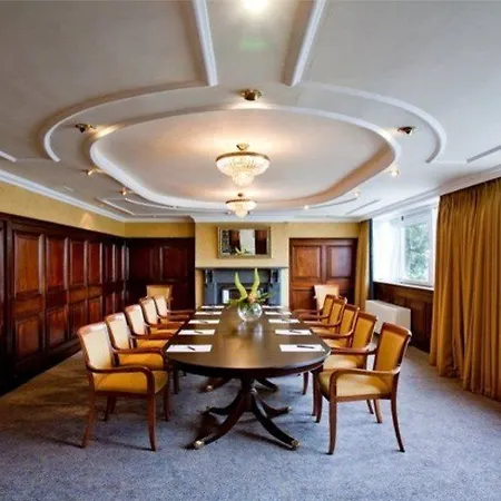 Hotel Clyde Court 4*