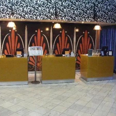 玛尔德文帕内尔广场酒店 酒店 4*