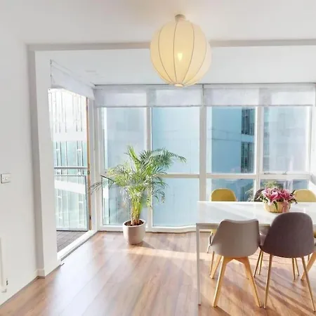 Appartamento Centrally Located, Comfy 2-bed 2-bath