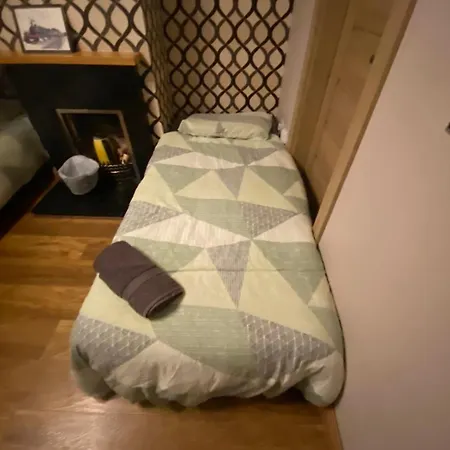 Homestay Airport Big With Bathroom Outside - Kitchen Only 7 Days Reservation Dublin