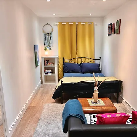 Liffey Valley Homestay *