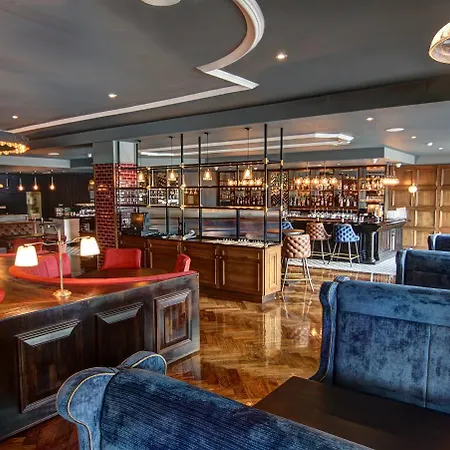 Hotel Skylon 4*