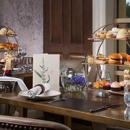 Hotel Castleknock 4*