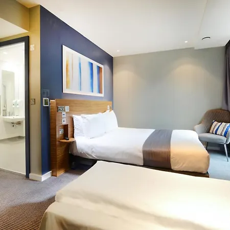 Travelodge Centre فندق