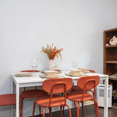 Lovely 2-bed In The Heart Of Appartamento *