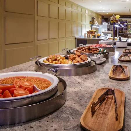 Hilton Kilmainham 4* דבלין
