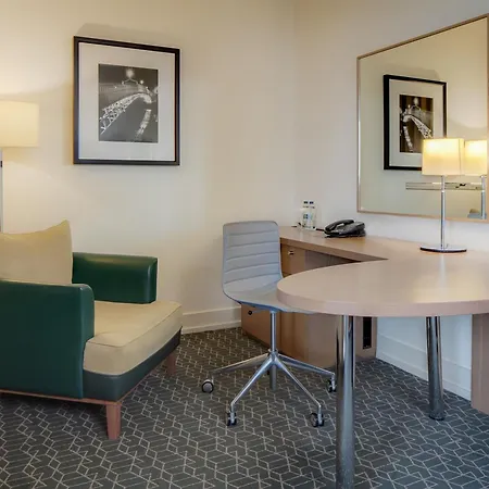 מלון Hilton Kilmainham