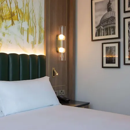 Hilton Kilmainham 4* דבלין