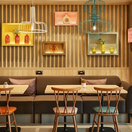 Hampton By Hilton Centre Отель