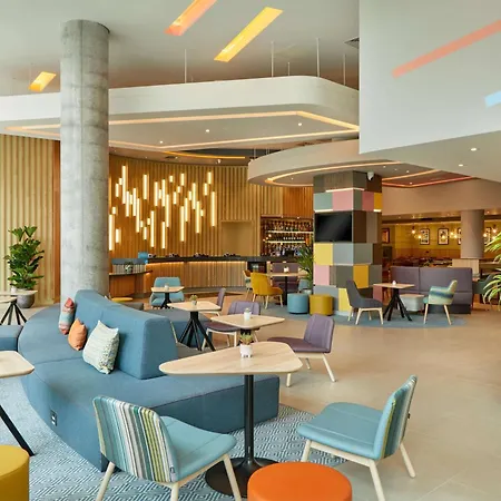 Hampton By Hilton Centre Отель