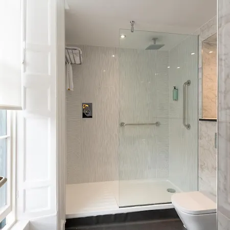 Keavan's Port Hotel, Hotel Dublin