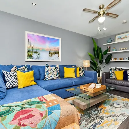 Holiday home Modern Clonsilla Townhouse Sleeps 6 *