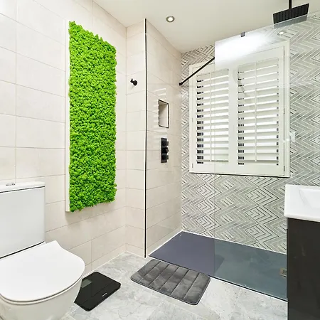 Holiday home Modern Clonsilla Townhouse Sleeps 6