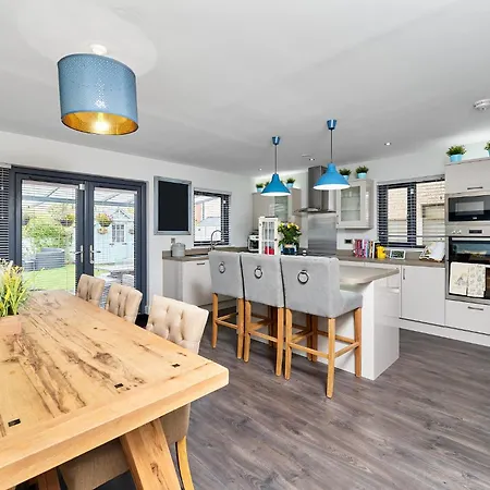 Modern Clonsilla Townhouse Sleeps 6 Holiday home Dublin