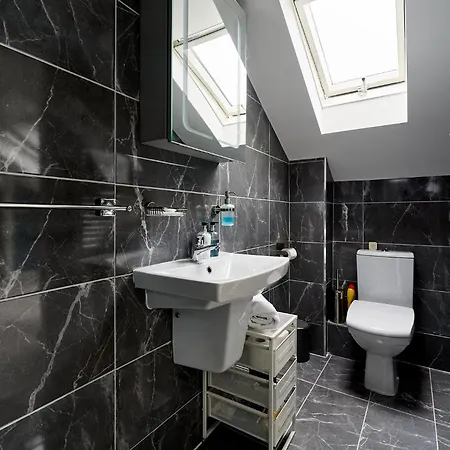 Modern Clonsilla Townhouse Sleeps 6 Dublin