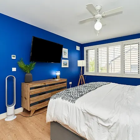 Holiday home Modern Clonsilla Townhouse Sleeps 6 *