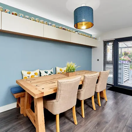 Modern Clonsilla Townhouse Sleeps 6 Holiday home Dublin