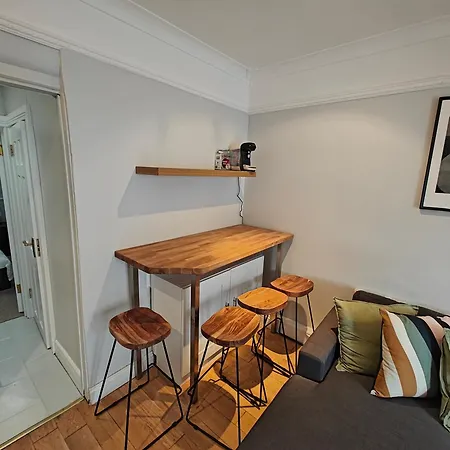 Holiday home Delightful 3 Bed City House