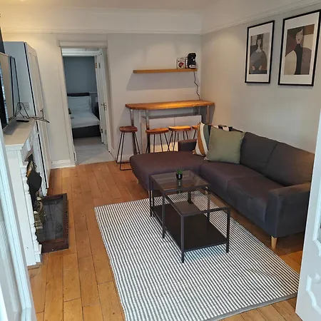 Holiday home Delightful 3 Bed City House Dublin
