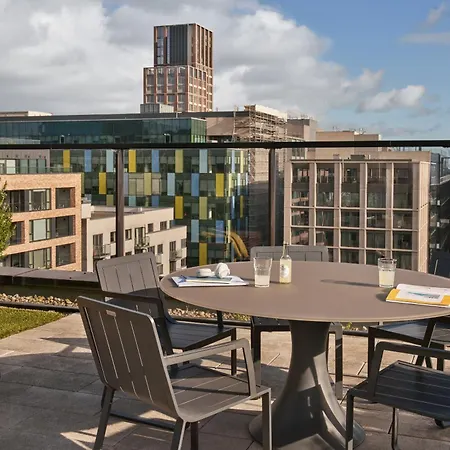 Sonder At Britain Quay 4*
