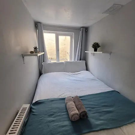 Holiday home Recently Renovated City House