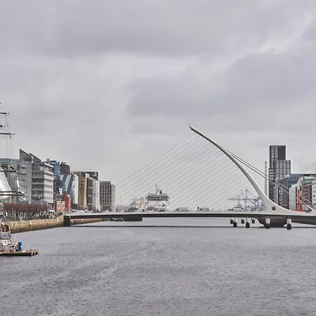 Apartahotel Sonder At Britain Quay 4*