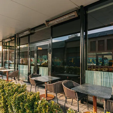Sonder — Britain Quay 4*