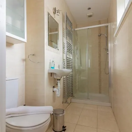Pensión Guestready - A Charming Place Near Golf Centre Dublín