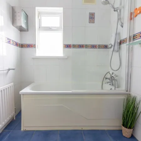 Guestready - A Charming Place Near Golf Centre Pensión *
