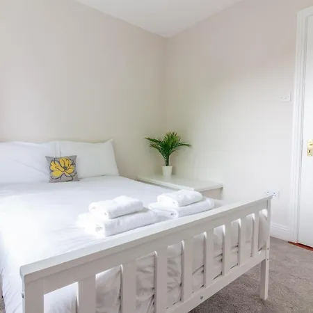 Pensión Guestready - A Charming Place Near Golf Centre Dublín