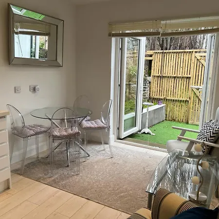 Apartment Cosy One Bedroom Ballsbridge Dublin