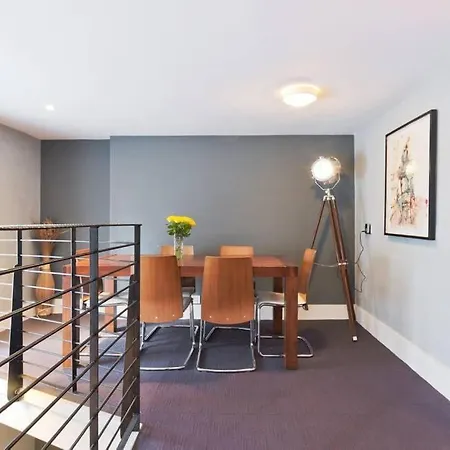 Beautiful, Large 4 Bedroom City Centre Townhouse Apartment Dublin