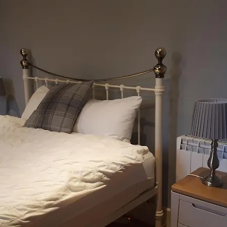 Beautiful, Large 4 Bedroom City Centre Townhouse