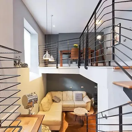 Beautiful, Large 4 Bedroom City Centre Townhouse *