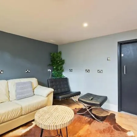 Beautiful, Large 4 Bedroom City Centre Townhouse Dublin