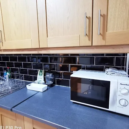Very 1bed New Refurbish Apartment
