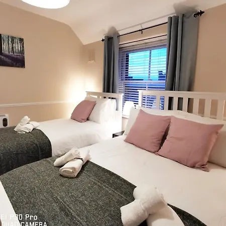 Very 1bed New Refurbish Apartment *
