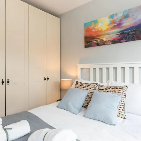Beautiful Location Fast Wifi N Tv Dublin