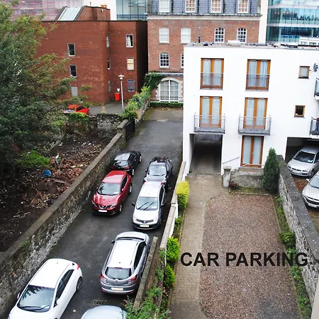Baggot Court Townhouse 3* דבלין