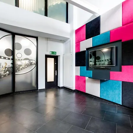 Apartment Yugo Explore - Broadstone Hall