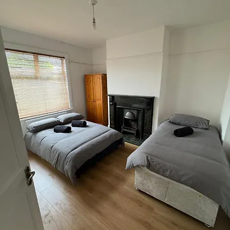 Very Nice Triple At 2 Iveragh Rd-5 Maison d'hôtes *